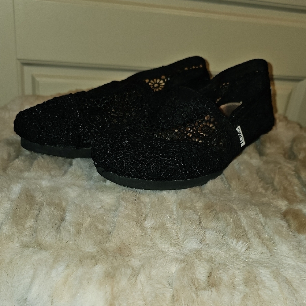Toms Women's Black Crochet Loafers Size 9